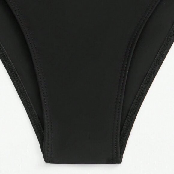 Classic Cut Out Ring Linked One Piece Swimsuit black - Picture 8 of 8